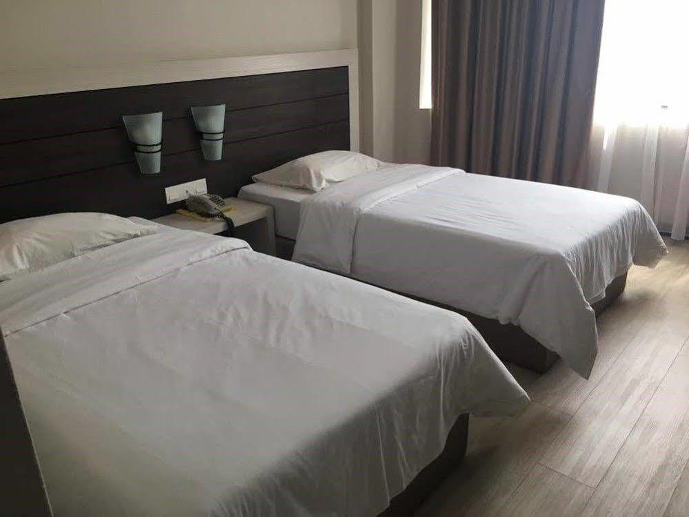 Somerset Hotel Miri Exterior foto